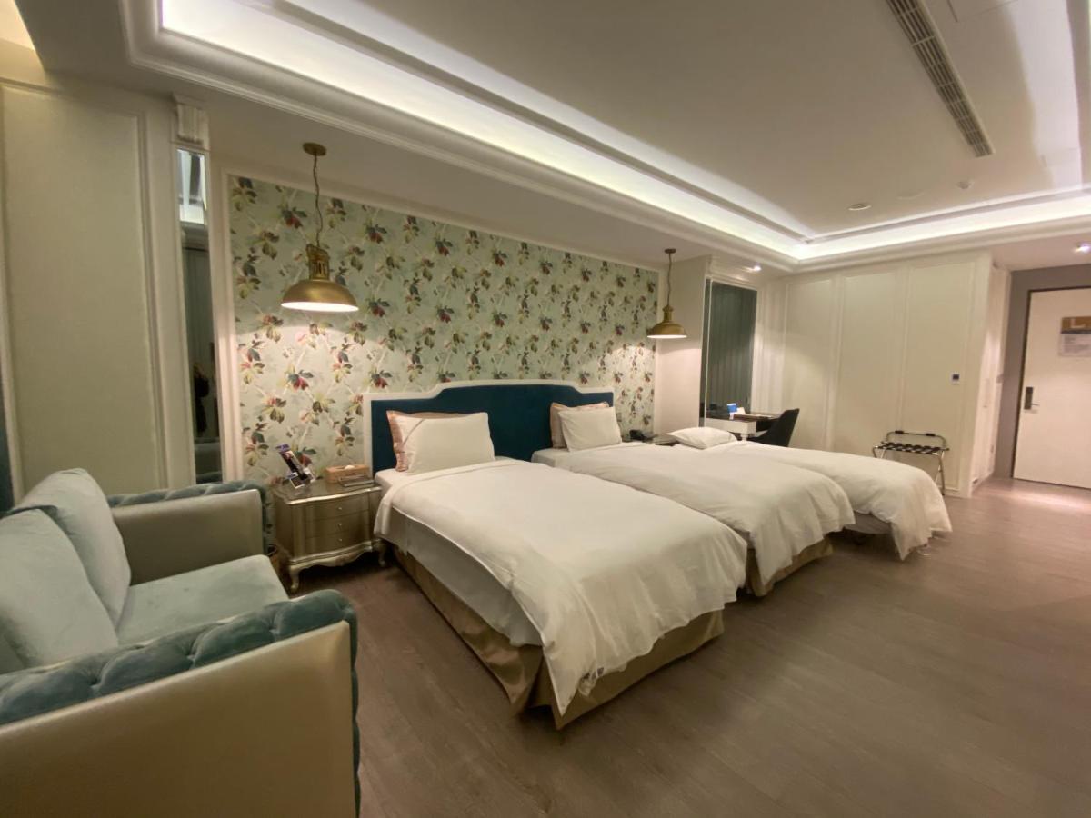 U-Her Hotel Taichung Esterno foto