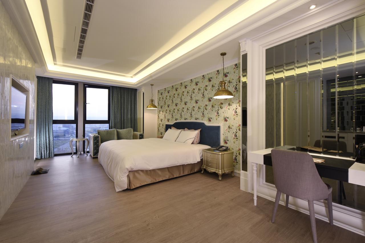 U-Her Hotel Taichung Esterno foto