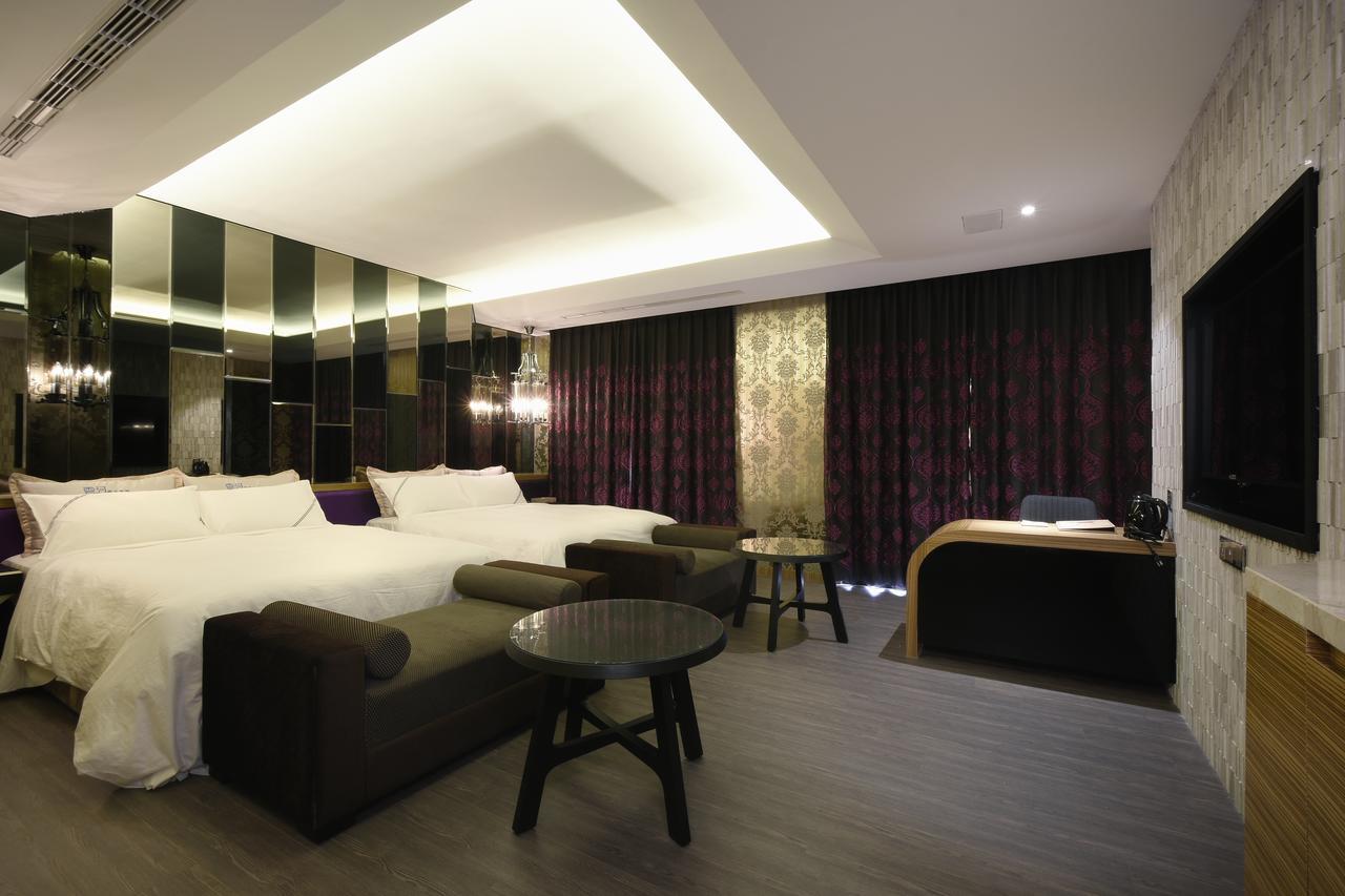 U-Her Hotel Taichung Esterno foto