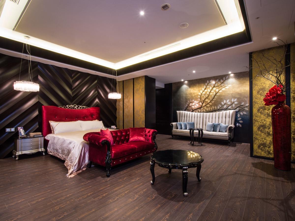U-Her Hotel Taichung Esterno foto