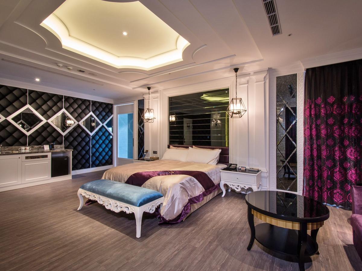 U-Her Hotel Taichung Esterno foto