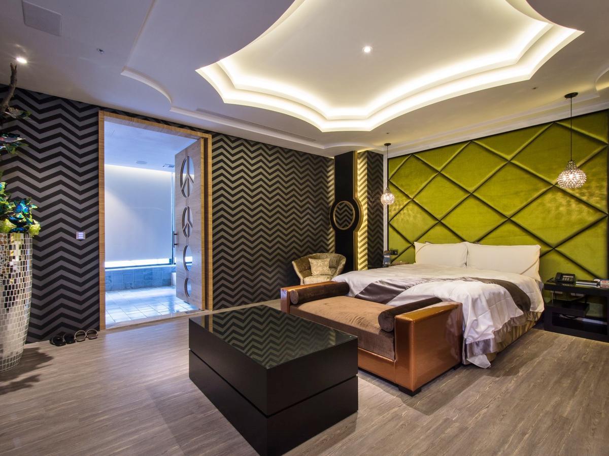 U-Her Hotel Taichung Esterno foto