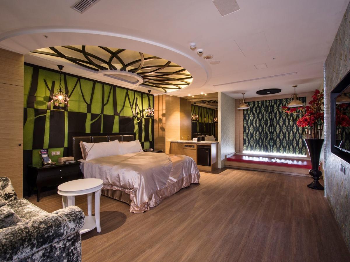 U-Her Hotel Taichung Esterno foto