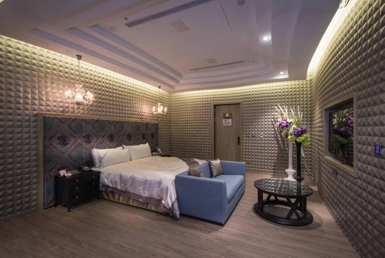 U-Her Hotel Taichung Esterno foto