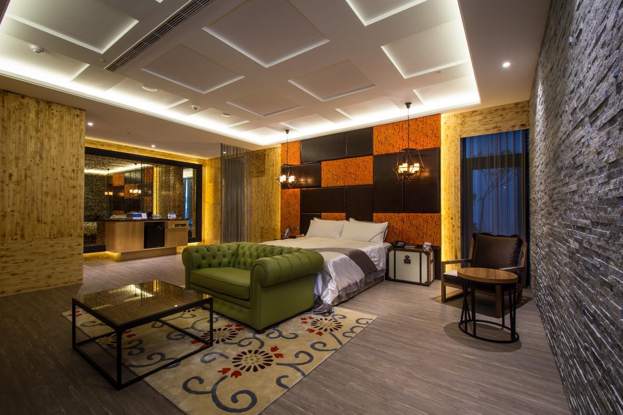 U-Her Hotel Taichung Esterno foto