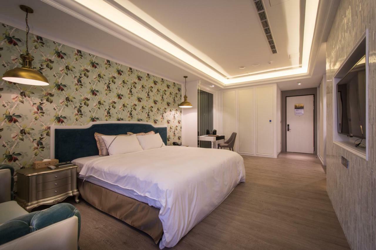 U-Her Hotel Taichung Esterno foto